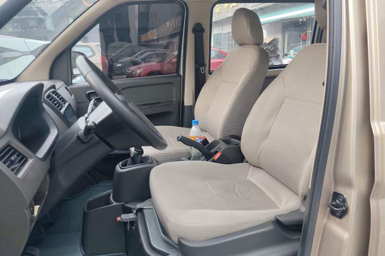 Used Wuling Rongguang S 2023 1.5L Base Version 5/7 Seats
