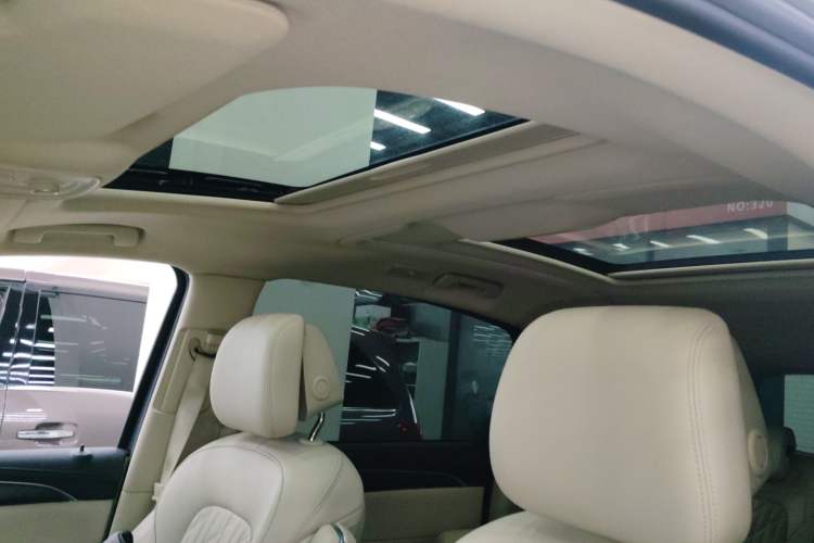 Used Buick GL8 2022 ES Land Cruiser 653T Luxury Model
