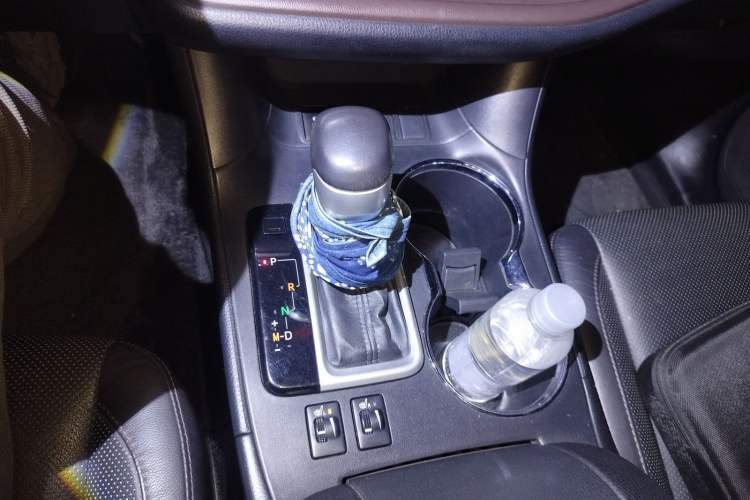 Used Toyota Highlander 2015 2.0T Two-Wheel Drive Luxury Navigation Version 7 Seats