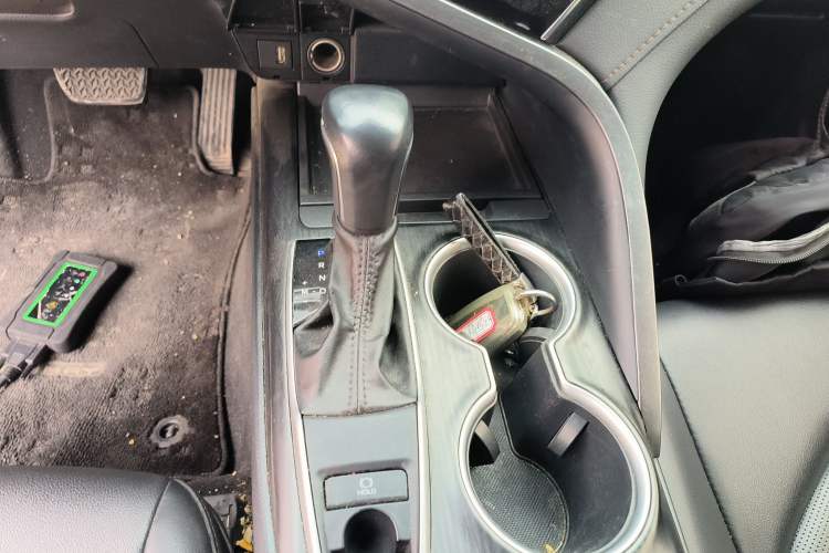 Used Toyota Camry 2021 2.0G Luxury Edition
