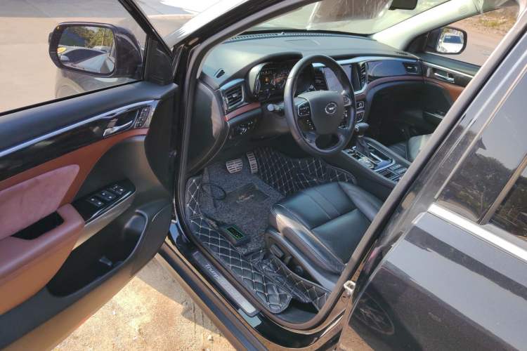 Used GAC Trumpchi GS8 2017 320T Two-Wheel Drive Luxury Smart Connectivity Version (7 Seats)