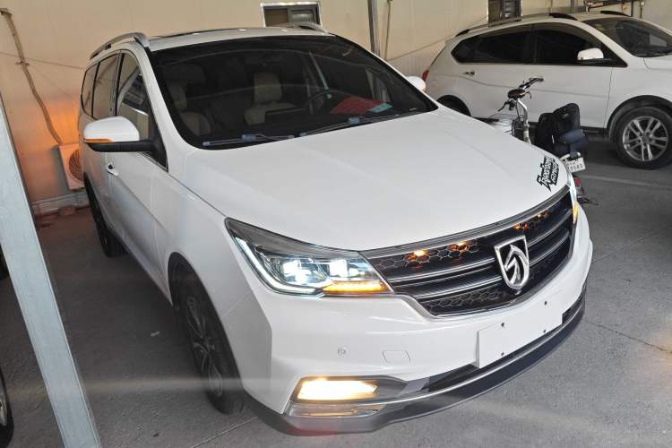 Used Baojun 730 2017 1.5T Manual Prestige Version 7 Seats