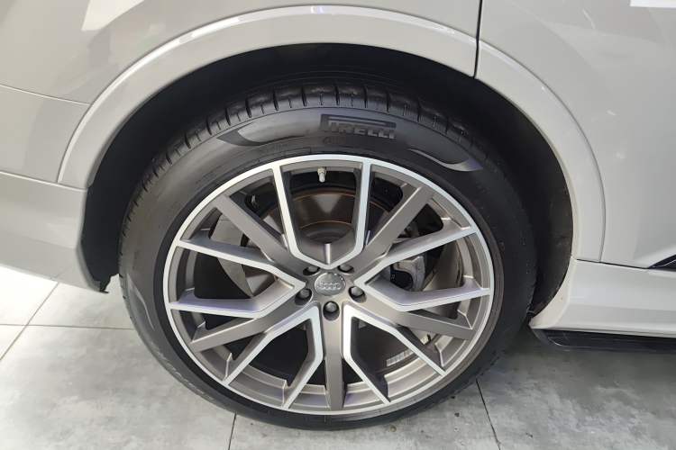 Used Audi Q7 2021 55 TFSI quattro S line Sport model
