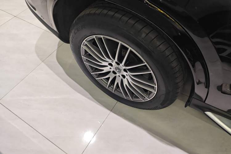 Used Mercedes-Benz GLC 2023 GLC 300 L 4MATIC Dynamic Edition 5-seater
