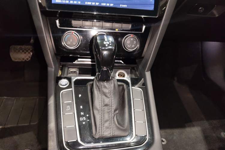 Used Volkswagen Magotan 2018 330TSI DSG Advanced Model
