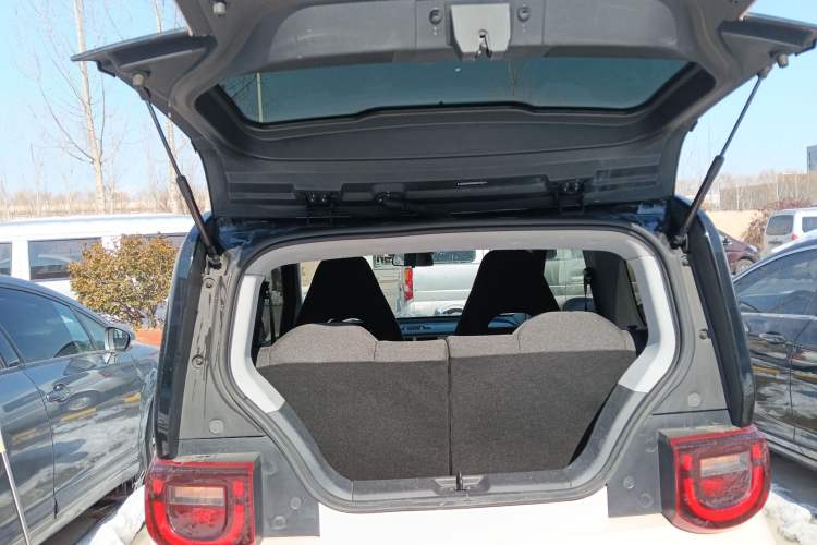 Used Chery QQ Ice Cream 2022 170km Sundae Phosphate Lithium-Ion