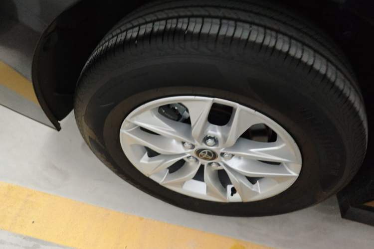 Used Toyota Granvia 2024 2.5L Hybrid Comfort Edition
