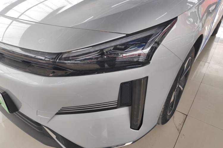 Used  L6 2025 EM-i 140km Starship Edition
