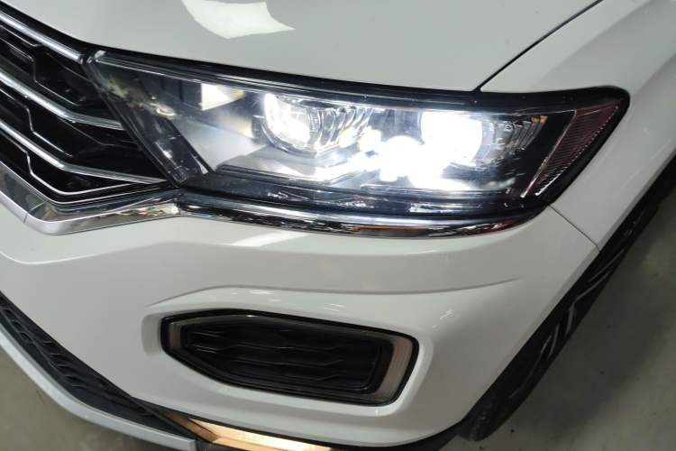 Used Volkswagen T-ROC 2021 280TSI DSG Two-Wheel Drive Comfort Connect Edition