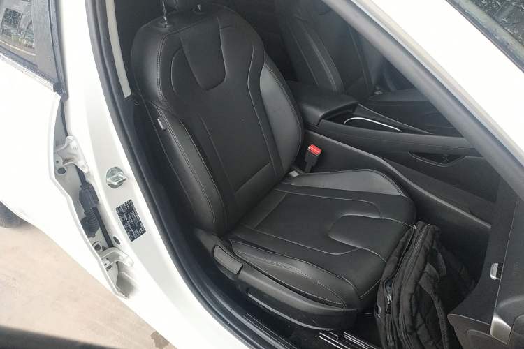 Used Hyundai Elantra 2022 1.5L CVT LUX Prestige Edition
