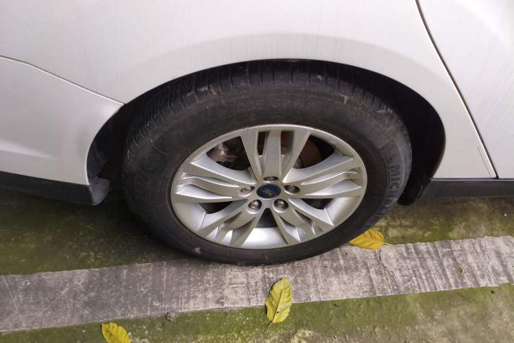 Used Ford Focus 2012 Sedan 1.6L Automatic Comfort Model
