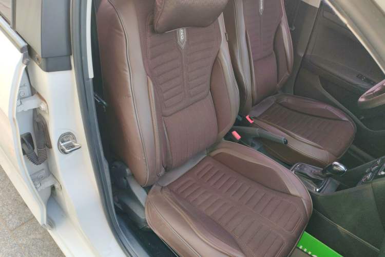 Used Volkswagen Jetta 2015 Value Edition 1.6L Automatic Fashion Version
