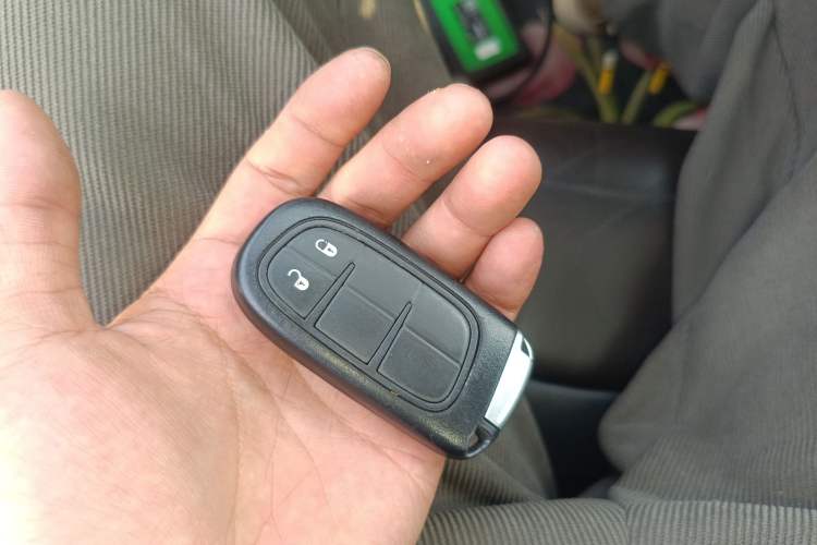 Used Jeep Cherokee 2016 2.4L Leading Edition
