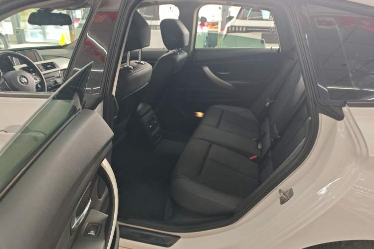 Used BMW 3 Series GT 2017 320i Sport Edition