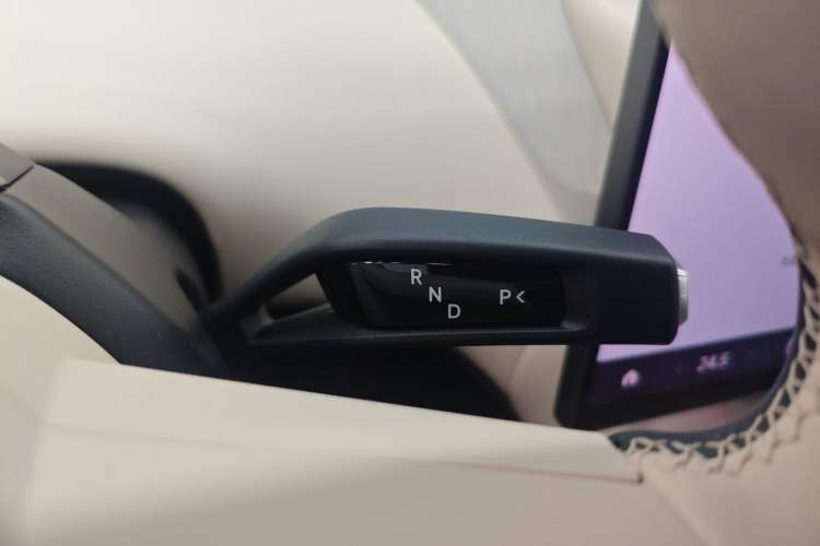 Used  YU7 2025 Ultra-Long Range High-Performance All-Wheel-Drive Max Edition