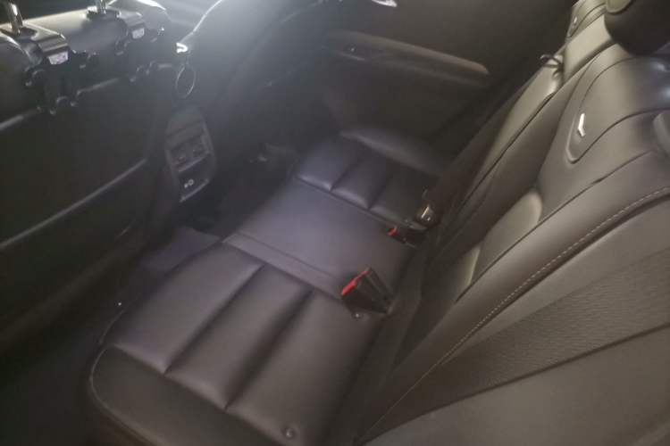 Used Cadillac XT4 2018 28T Two-Wheel Drive Leading Sport Model
