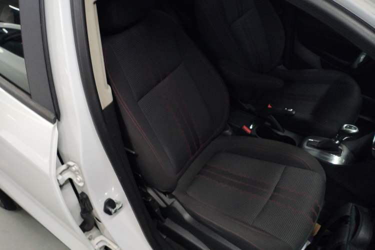 Used Buick Encore 2015 1.4T Automatic Two-Wheel Drive Urban Elite Version