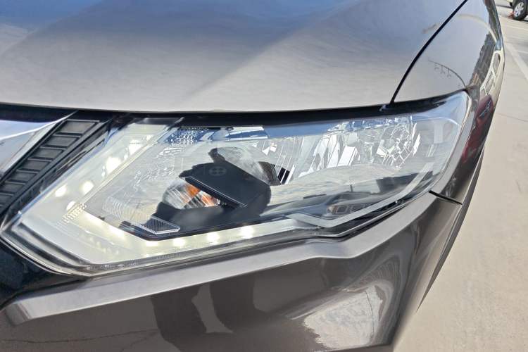 Used Nissan X-Trail 2019 2.0L CVT Smart Connect Comfort Edition 2WD
