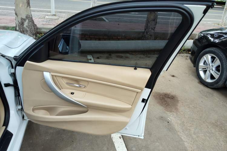 Used BMW 3 Series 2014 320Li Fashion Model
