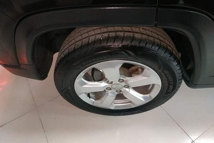 Used  Compass 2019 200T Automatic Family Edition - Connected Large Screen Version
