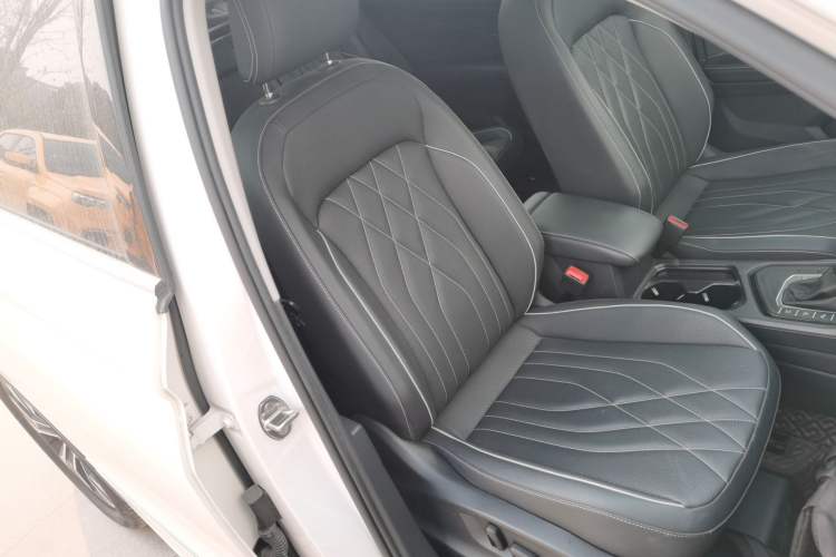 Used Volkswagen Tiguan L 2022 330TSI Automatic Two-Wheel Drive R-Line Enhanced Edition
