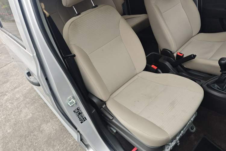 Used Wuling Hongguang V 2022 1.5L Jingqu Edition Electric-Assist LAR
