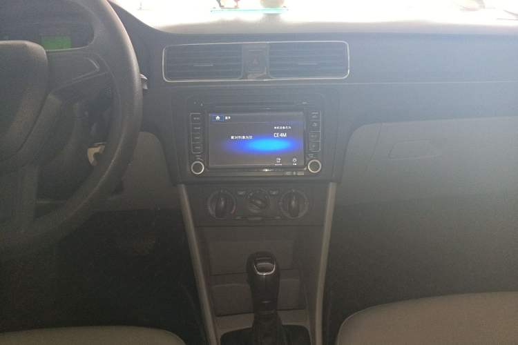 Used Skoda Rapid 2015 1.6L Automatic Smart Selection Model