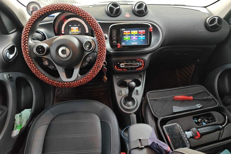 Used  forfour 2016 0.9T 66 kW Pioneer Edition