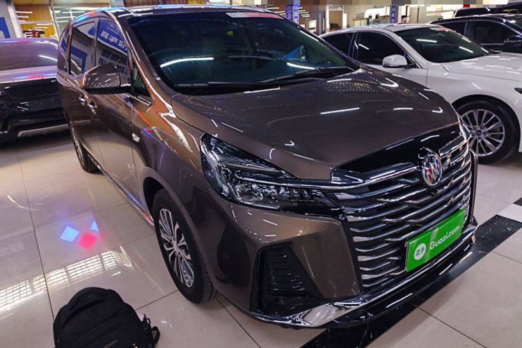 Used Buick GL8 2023 Facelifted Land Cruiser Executive Luxury Version
