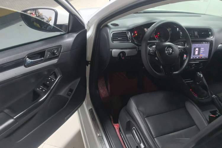 Used Volkswagen Sagitar 2018 180TSI DSG Prestige Edition
