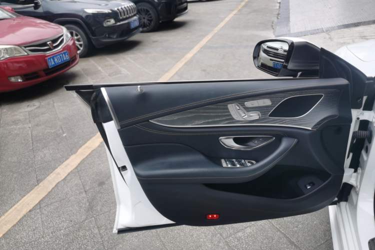 Used Mercedes-Benz CLS 2018 CLS 300 Dynamic Edition
