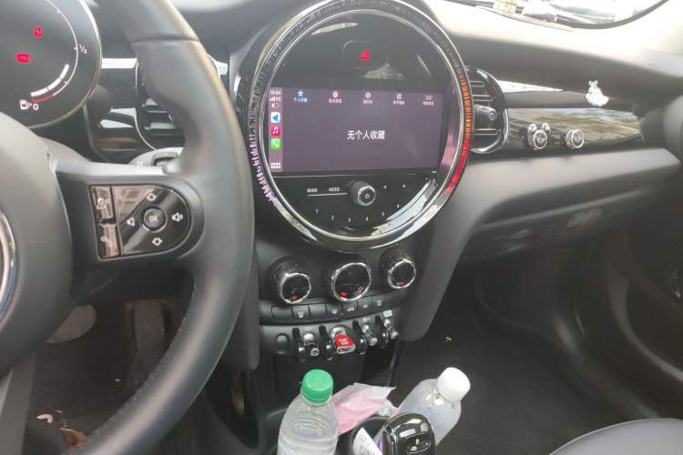 Used  MINI 2023 Updated 1.5T COOPER Artist Five-Door Edition
