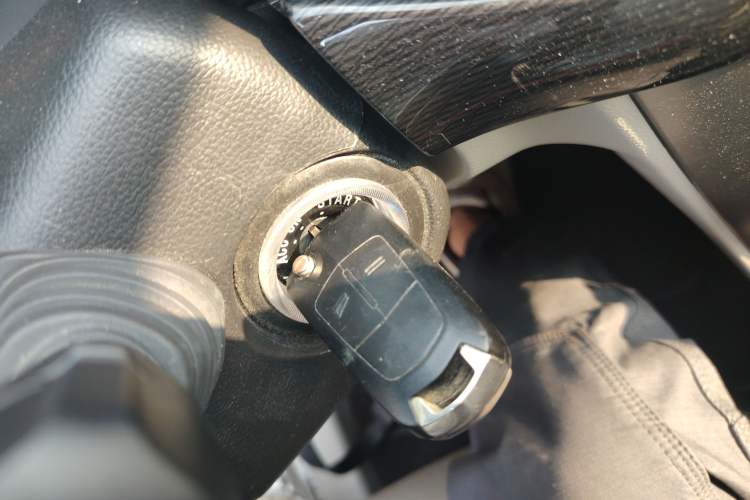 Used Chevrolet Captiva 2015 2.4L Two-Wheel Drive Urban Version 5 Seats