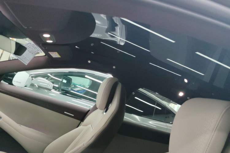 Used  YU7 2025 Ultra-Long Range All-Wheel Drive Pro Version
