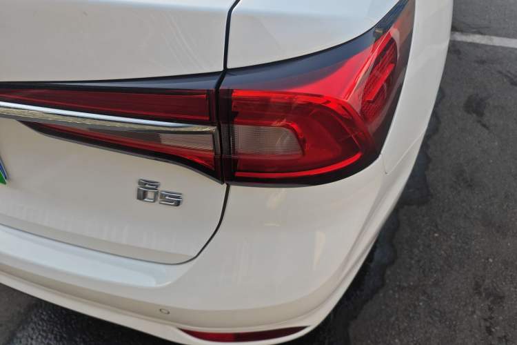 Used Roewe i5 2020 1.5L Manual 4G Connect Luxury Edition
