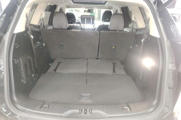 Used Ford Edge 2016 EcoBoost 245 Two-Wheel-Drive Titanium 7-Seater
