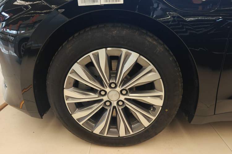 Used Hongqi E-QM5 2024 610 km PLUS
