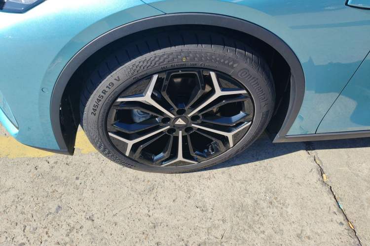 Used  L07 2024 300Max Qiankun Intelligent Driving ADS SE Range-Extended Version
