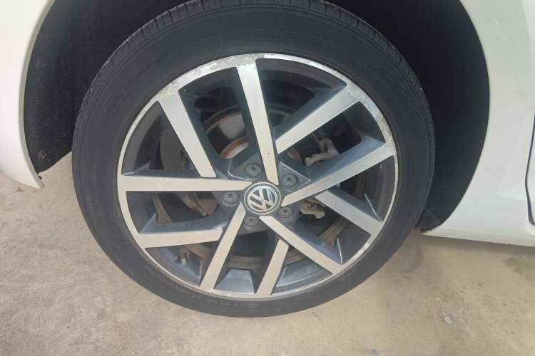 Used Volkswagen Golf 2018 230TSI Automatic Luxury Version
