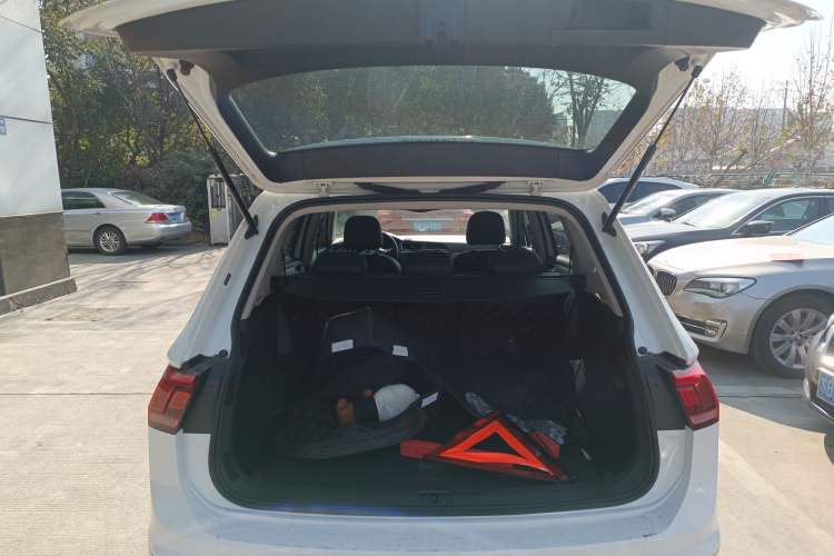 Used Volkswagen Tiguan L 2017 330TSI Automatic Two-Wheel Drive Luxury Edition
