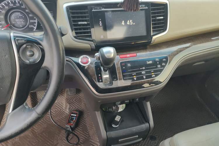 Used Honda Odyssey 2015 Updated Version 2.4L Smart Edition