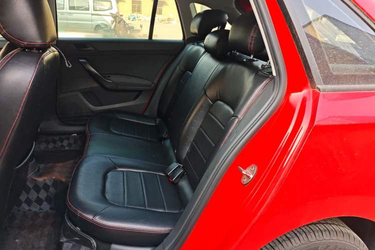 Used Skoda Rapid Spaceback 2016 Revised Version 1.6L Automatic Front-Drive Edition
