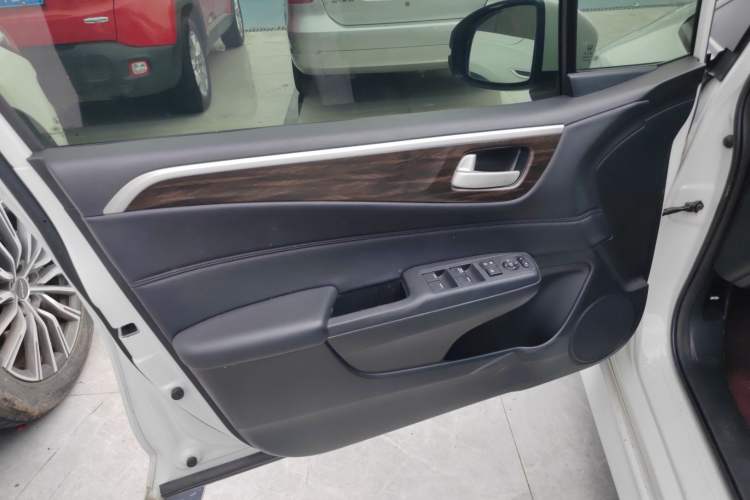 Used Honda Jade 2017 1.8L automatic Comfort version 5 seats
