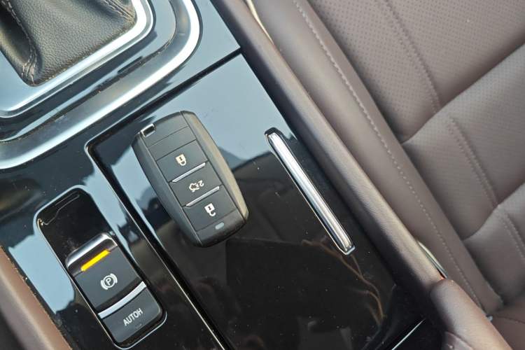 Used Changan Raeton CC 2019 1.5T Automatic Haoya Edition Guangmang Model China VI Standard
