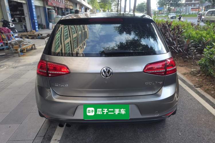 Used Volkswagen Golf 2016 230TSI Automatic Luxury Version
