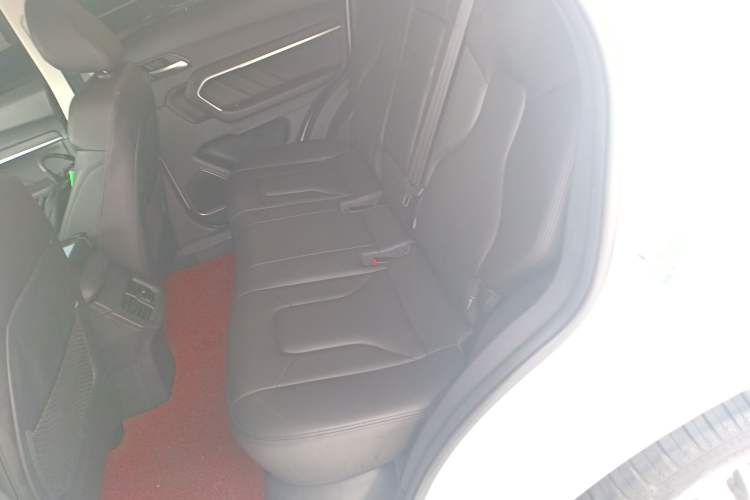 Used Haval H6 2017 Red Label 2.0T Automatic Two-Wheel Drive ZhiShang Model
