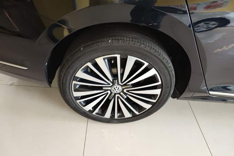 Used Volkswagen Passat 2019 330TSI Luxury Edition China VI Standard
