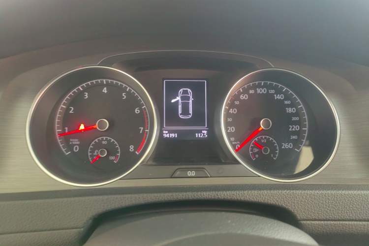 Used Volkswagen Golf 2016 230TSI Automatic Luxury Version
