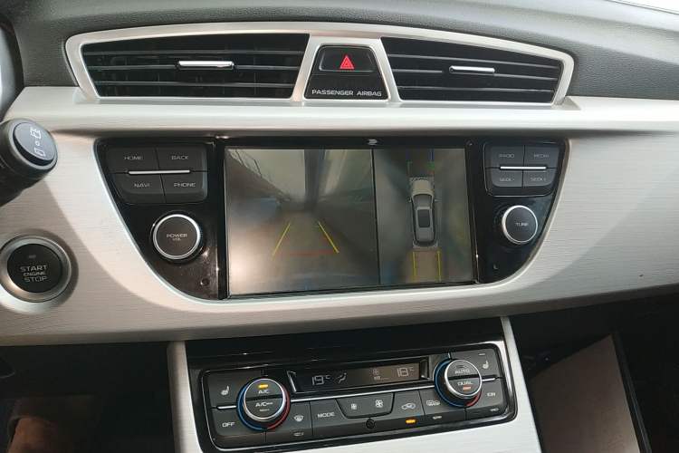 Used Geely Auto Emgrand X7 Sport 2016 1.8TD Automatic ZhiZun Version
