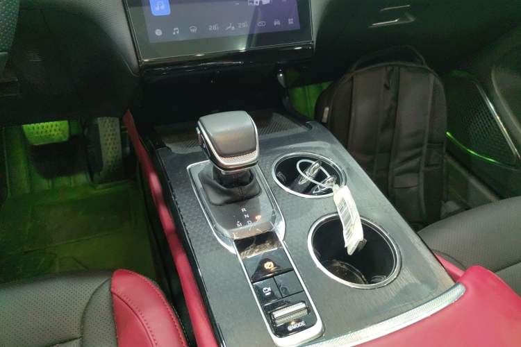 Used Hongqi HS3 2023 1.5T Two-Wheel Drive Shanwei Edition
